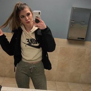 Meet your Posher, Sammie